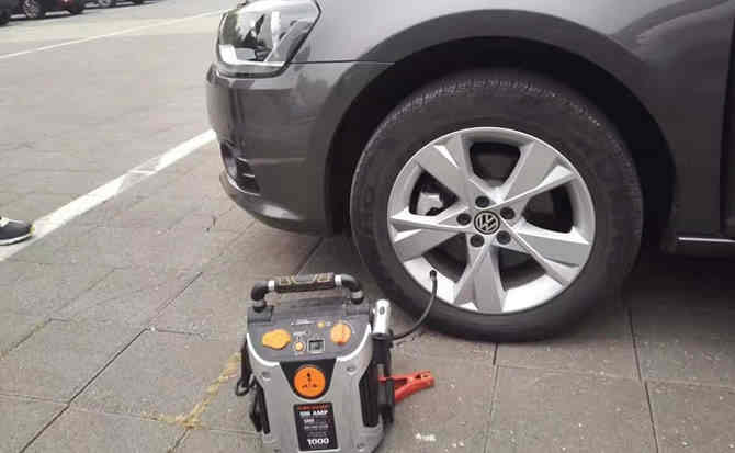 荷塘区汽车搭电案例